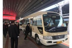 北京考斯特中巴车19座租赁一天多少钱