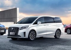 别克gl8商务车带司机一天租金多少钱